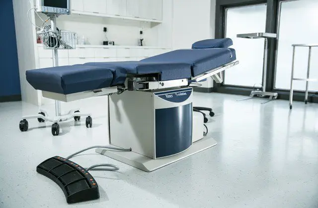 Office Operating Room Containing Medical Recliner Chair